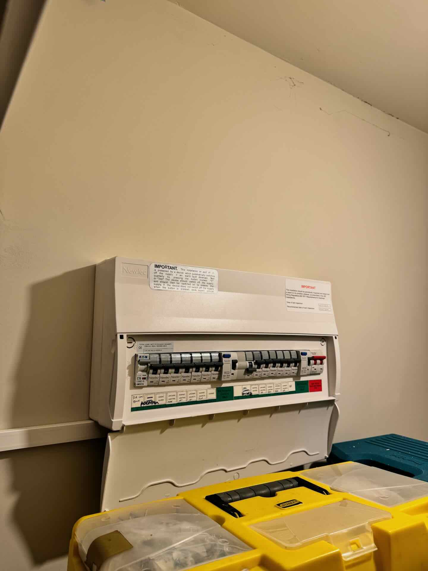 Old Split Load Plastic Consumer Unit