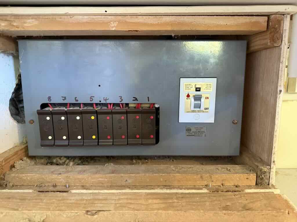 Old wylex 3036 RCD main switch fuse board